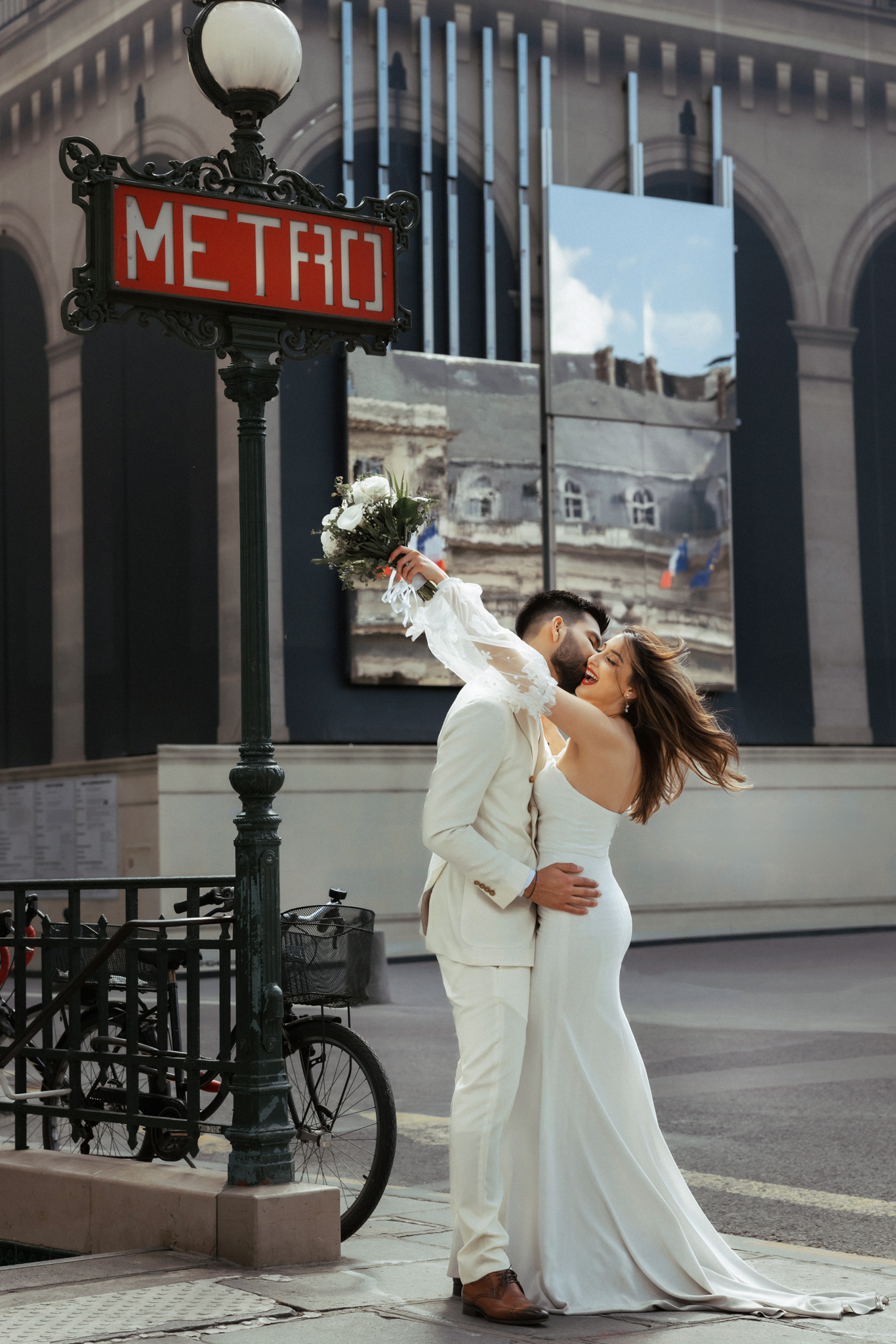 Photographe mariage Paris Louvre