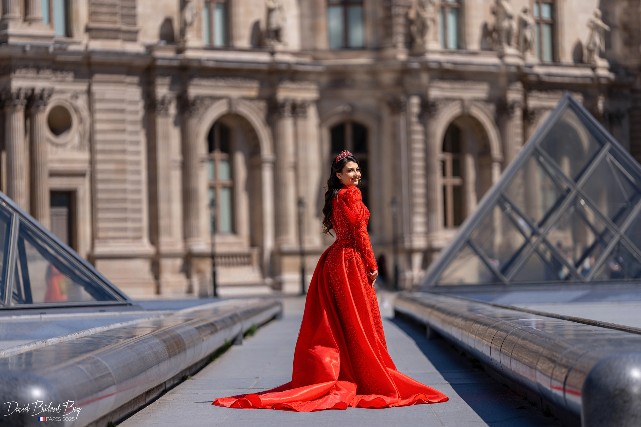Photographe mariage Pyramide du Louvre Paris