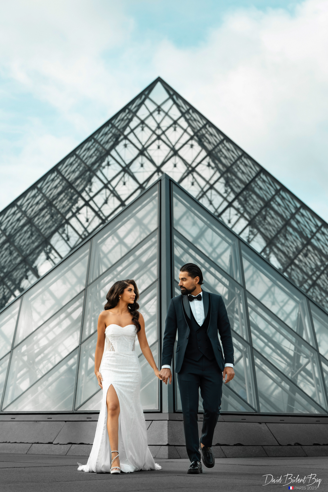 Shooting couple Paris Arc de Triomphe